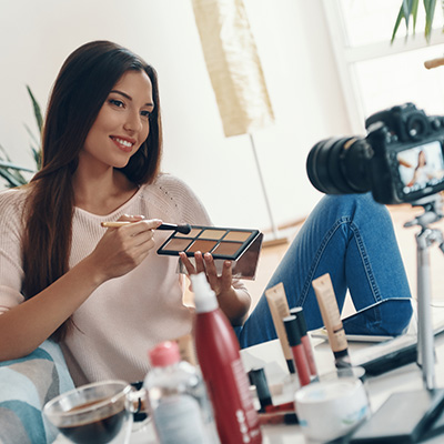 Ha influenszer vagy, akkor képezd magad az online marketing területein
